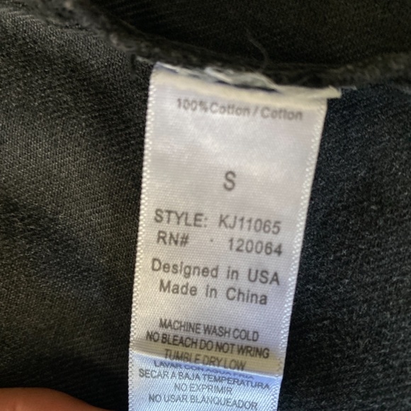 Black distressed cropped denim jacket - Picture 5 of 5